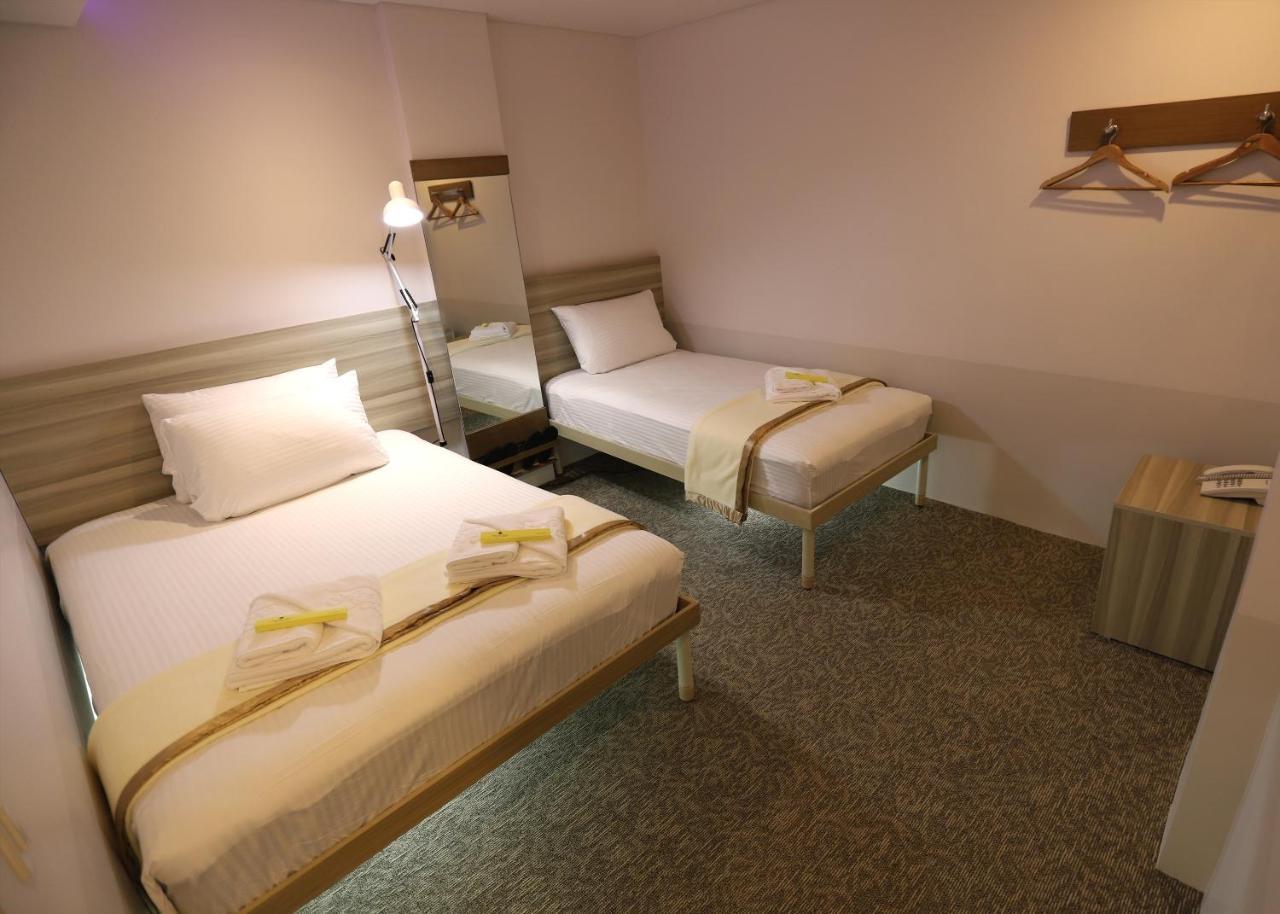 1010 Hotel Muntinlupa City Exterior photo